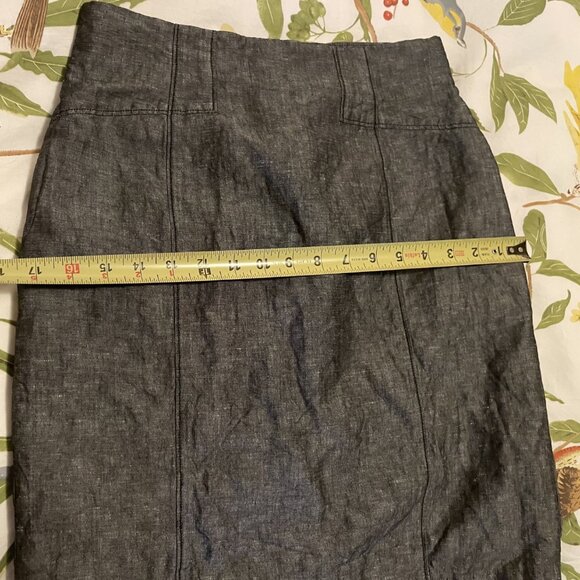 Bebe size 6 pencil skirt with back slit - preloved - Picture 1 of 7